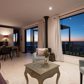 Whale & Gin Spotter - Xplorioâ„¢ Gansbaai 