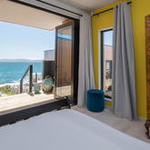 Whale & Gin Spotter - Xplorioâ„¢ Gansbaai 