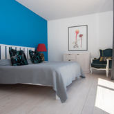 Whale & Gin Spotter - Xplorioâ„¢ Gansbaai 