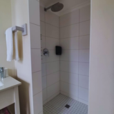 Second Bathroom - Rest and Sea Self-catering - Xplorioâ„¢ Gansbaai