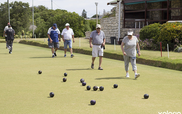 agulhas_things_to_do_bowling_club_walking_to_the_end_1545305822_1669115519