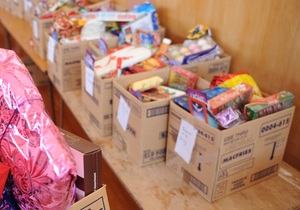 Food Hampers forÂ Less Fortunate in Stanford