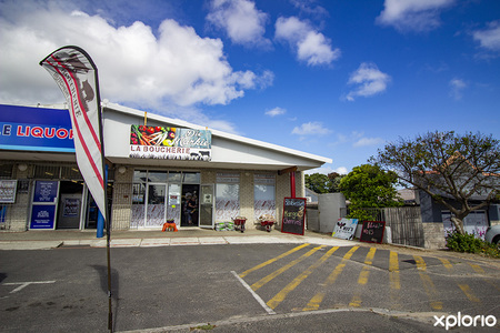 gansbaai_food_and_beverage_die_markie_laboucherie_outside_view_1670490662