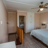 Superior Suite Self Catering and B&B - Saxon Lodge - Xplorioâ„¢ Gansbaai 