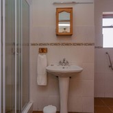 Family Room Bathroom - Saxon Lodge - Xplorioâ„¢ Gansbaai 