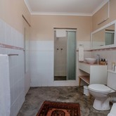 Albatross Superior Bathroom - Saxon Lodge - Xplorioâ„¢ Gansbaai 
